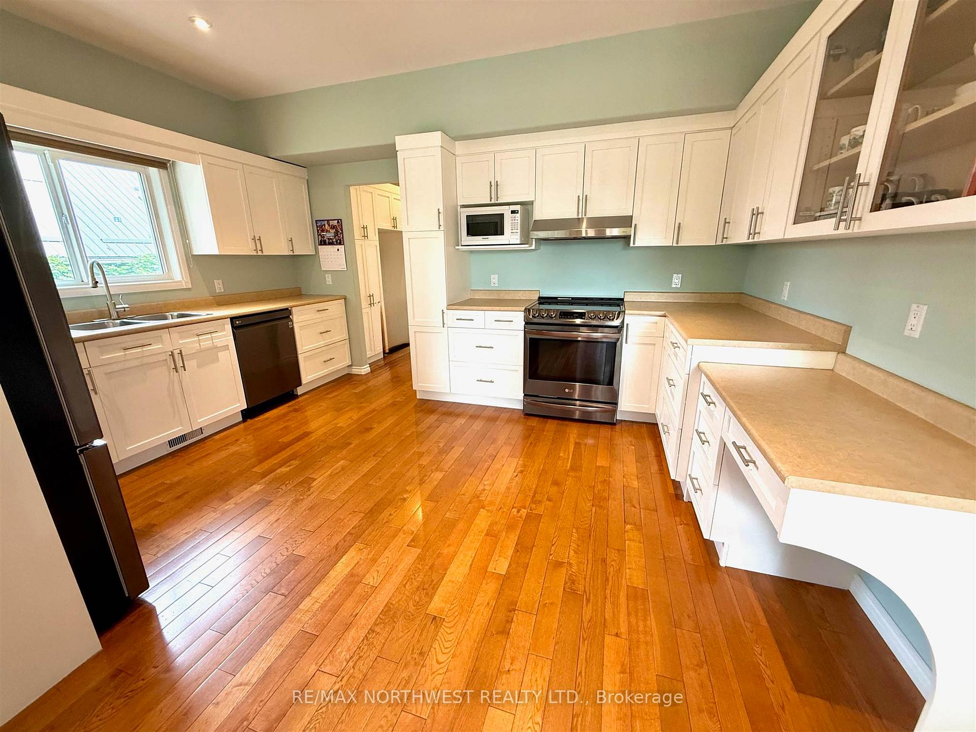 Photo 21 of 333 Third Street South, Kenora, Downtown — HOMEH