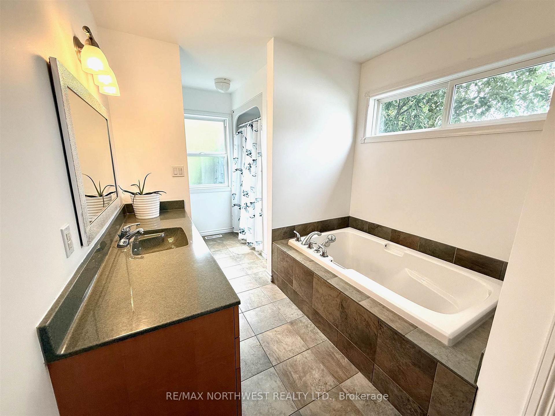Photo 33 of 333 Third Street South, Kenora, Downtown — HOMEH