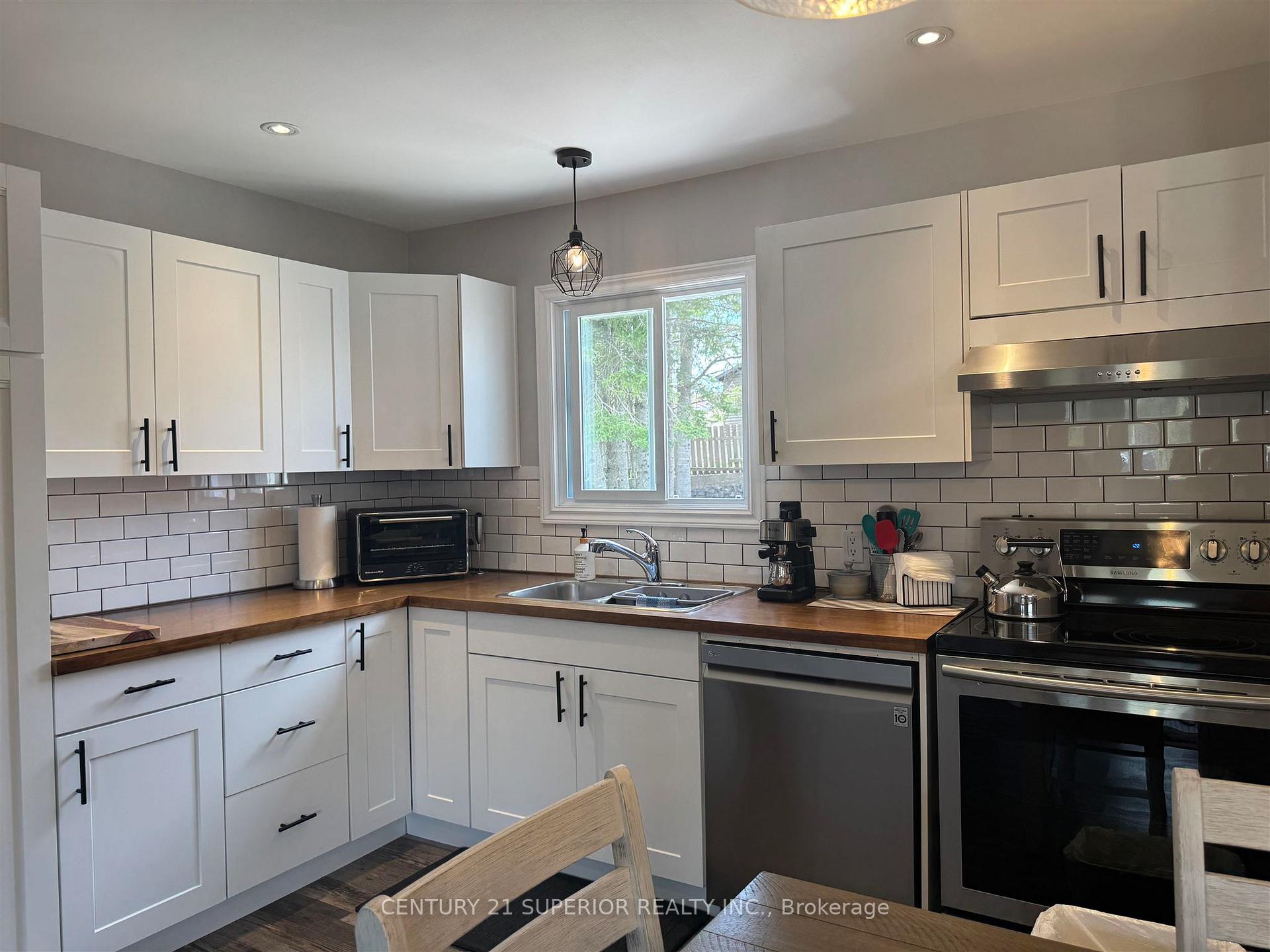 Photo 10 of 14 Flicker Avenue, Manitouwadge — HOMEH