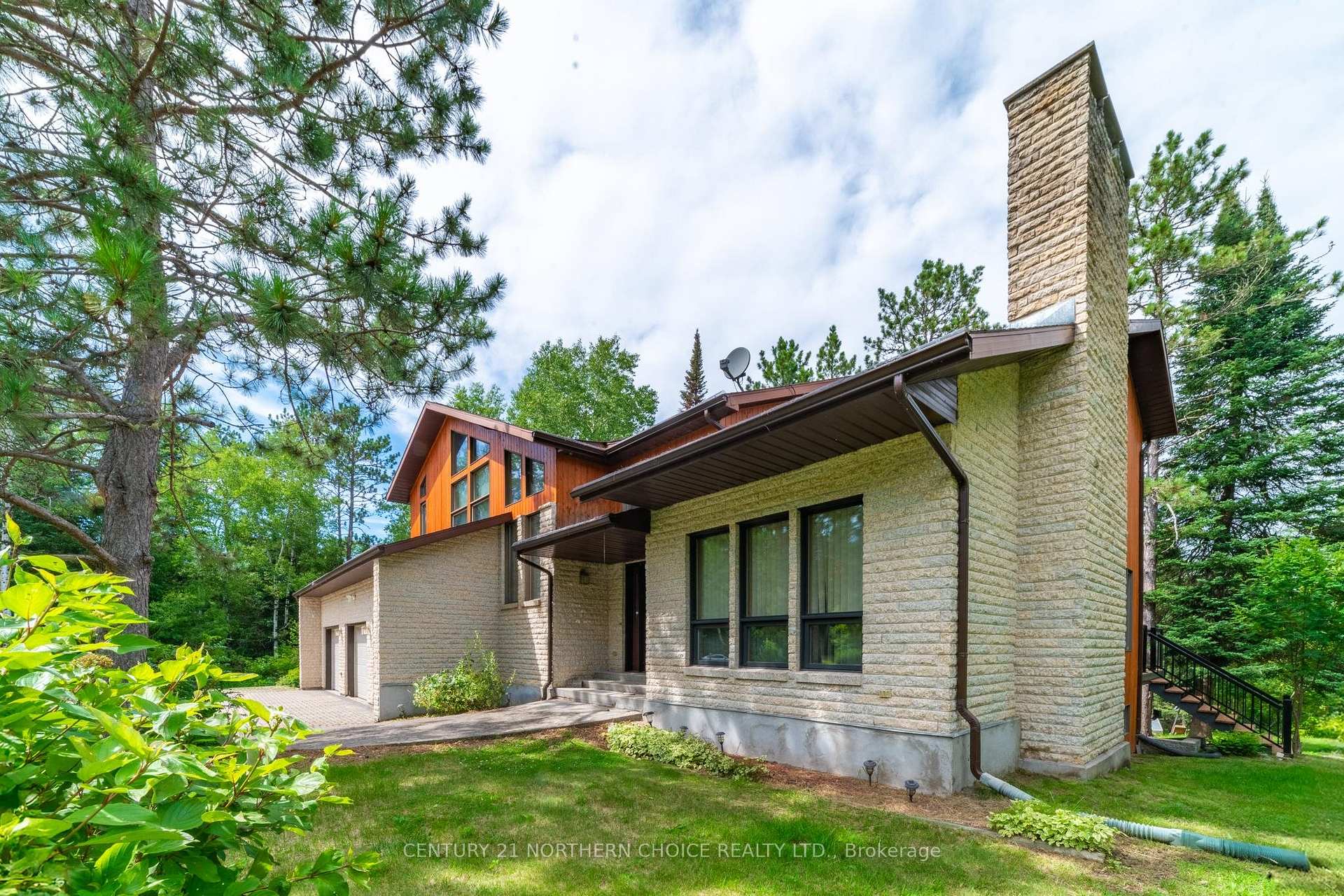 Photo 2 of 13677 Hwy 17 E, Dryden, Thunder Lake — HOMEH