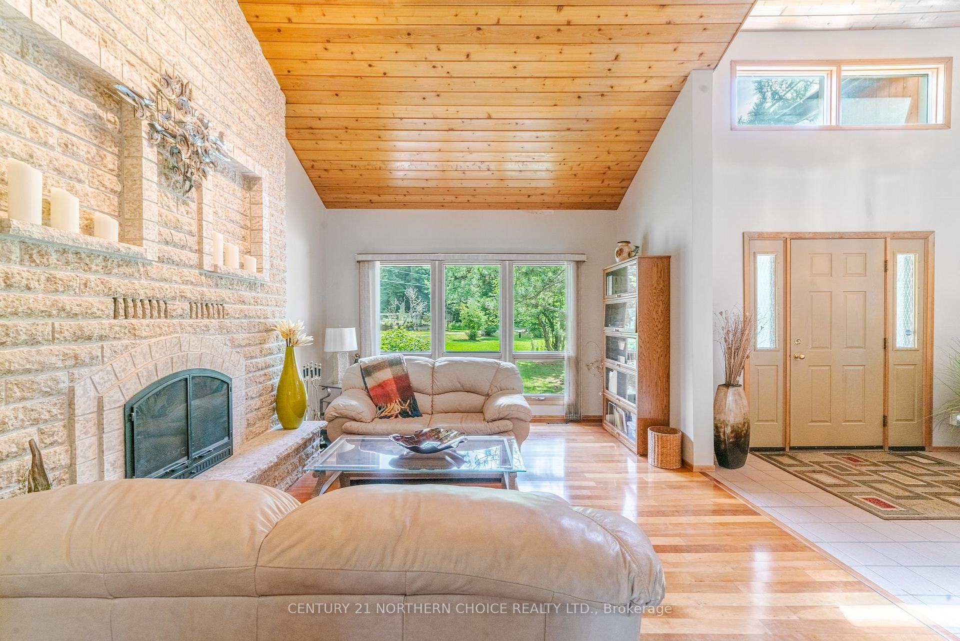 Photo 5 of 13677 Hwy 17 E, Dryden, Thunder Lake — HOMEH