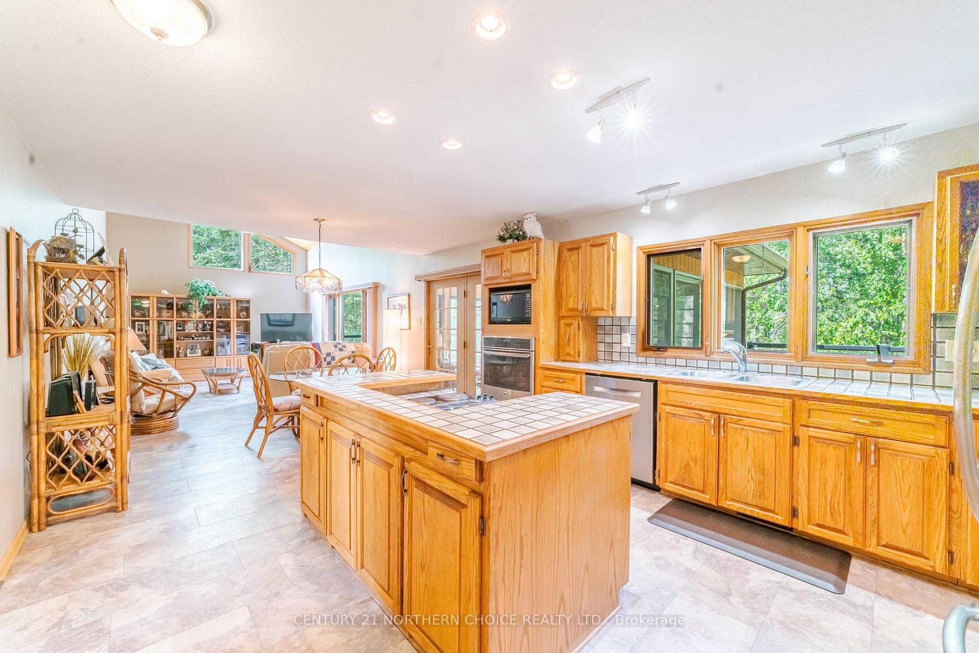 Photo 11 of 13677 Hwy 17 E, Dryden, Thunder Lake — HOMEH