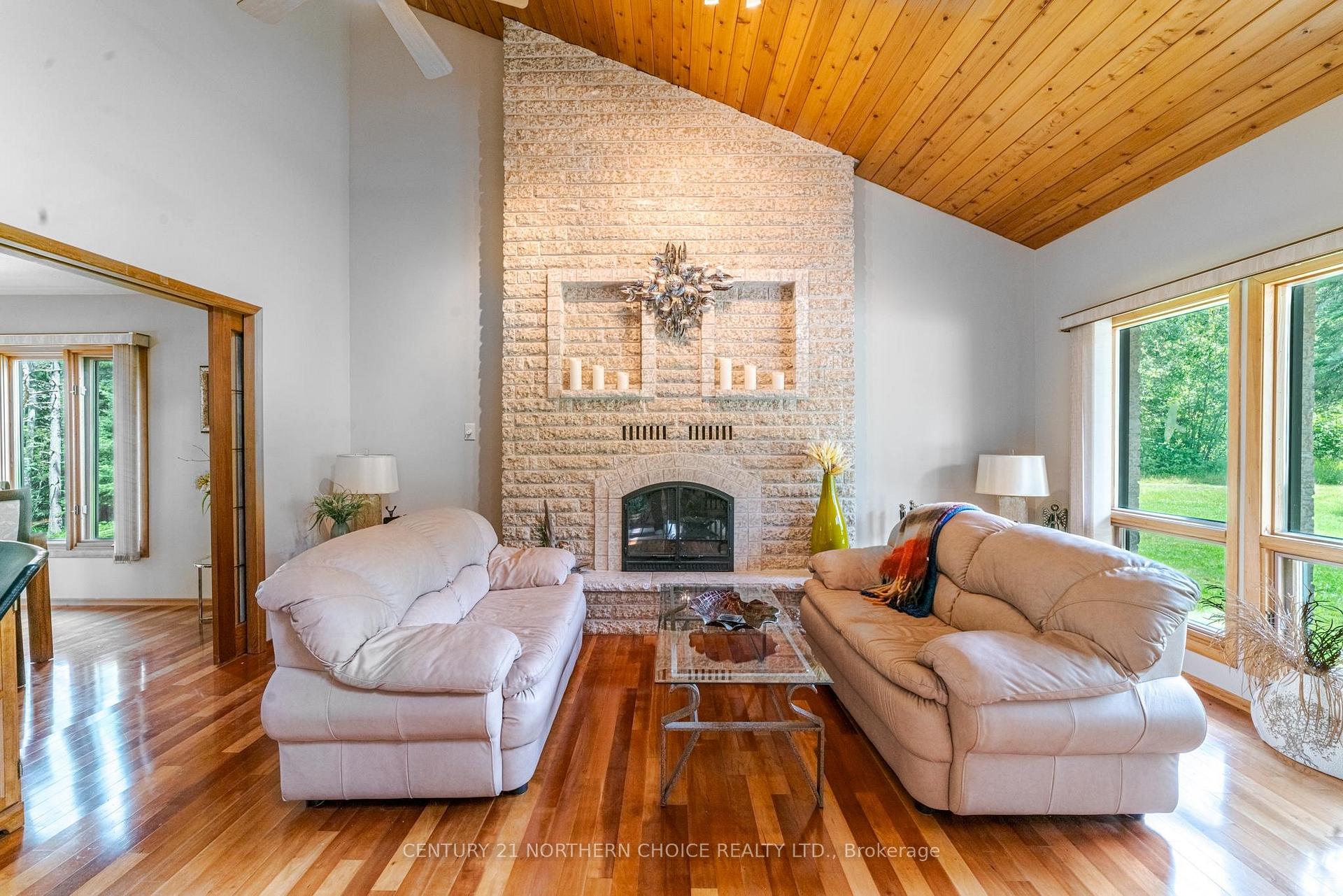 Photo 15 of 13677 Hwy 17 E, Dryden, Thunder Lake — HOMEH