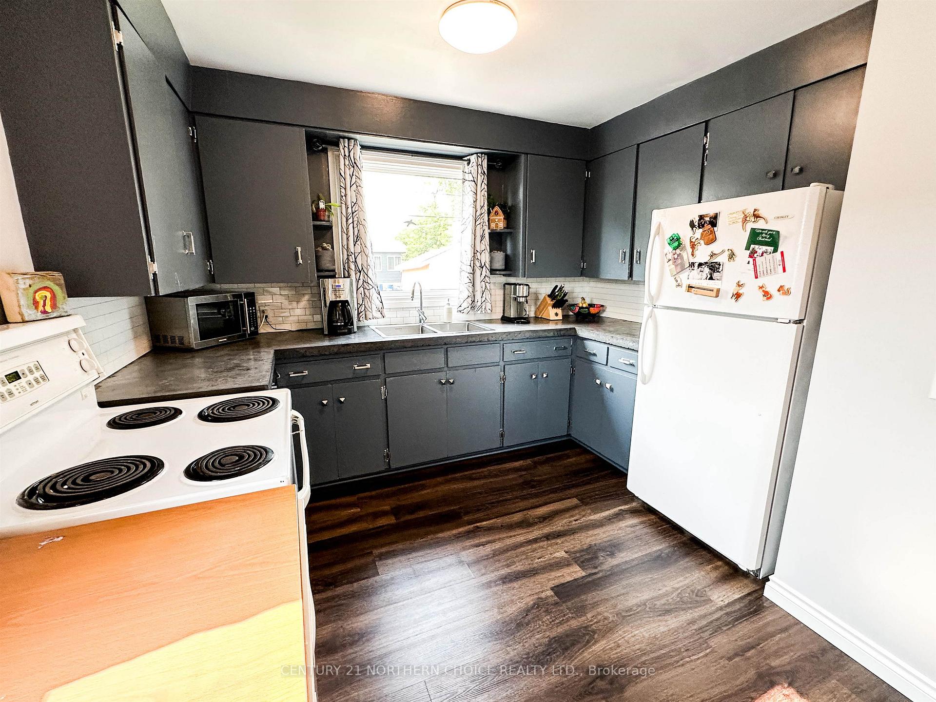 Photo 5 of 22 William Street, Red Lake — HOMEH