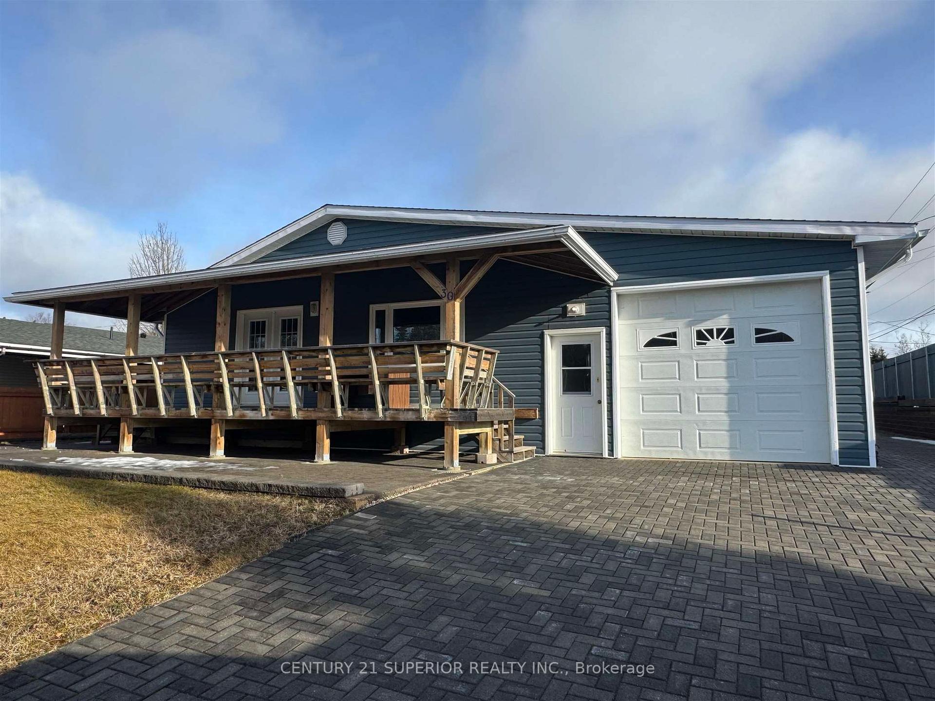Front of 30 Aspendale Drive W