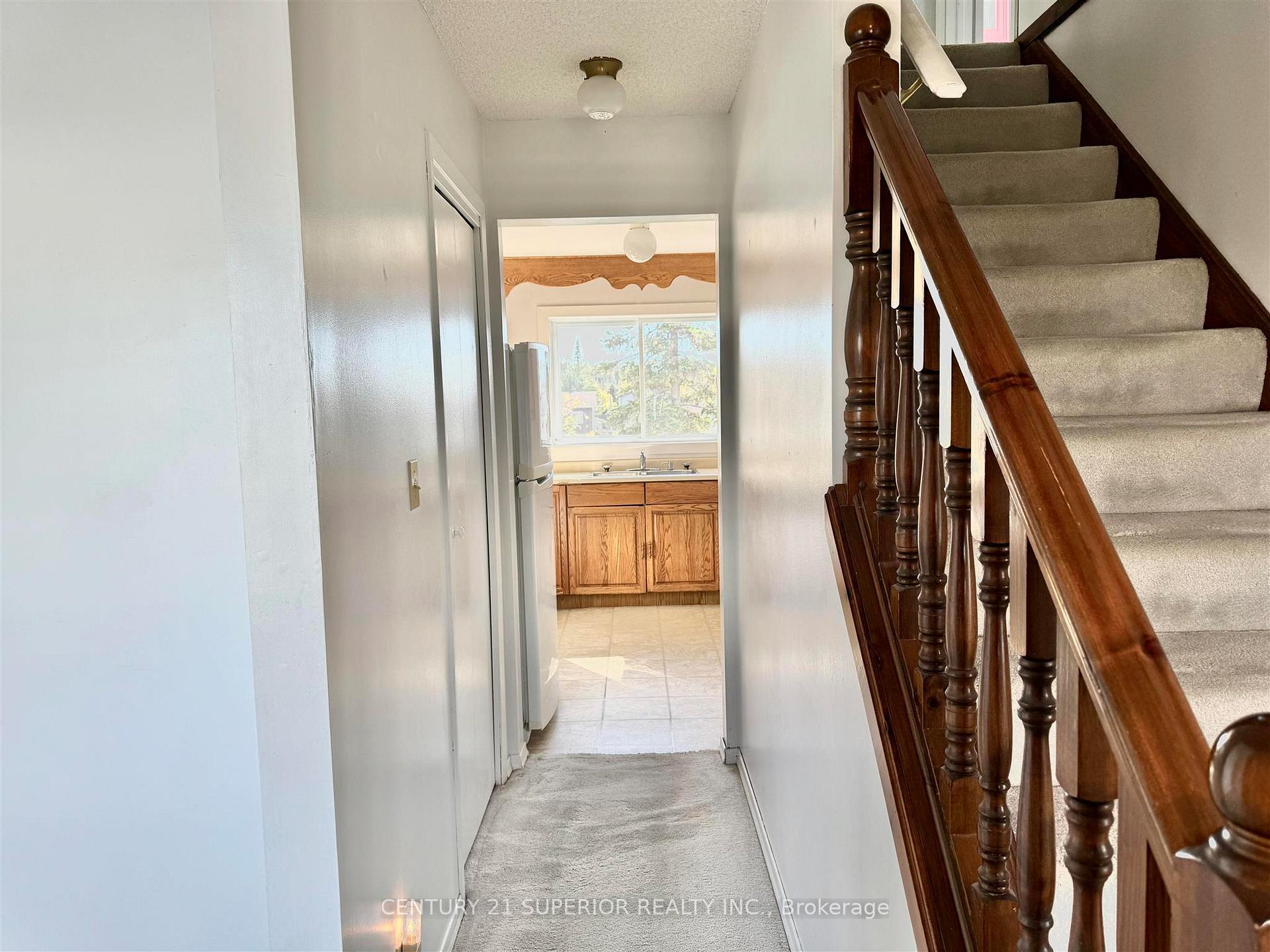 Photo 3 of 34 Laverendrye Cres, Marathon — HOMEH