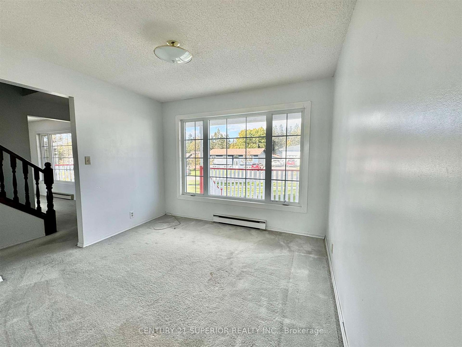 Photo 6 of 34 Laverendrye Cres, Marathon — HOMEH