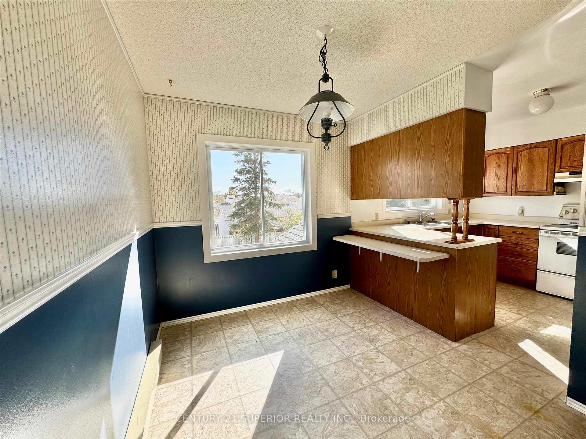 Photo 11 of 34 Laverendrye Cres, Marathon — HOMEH