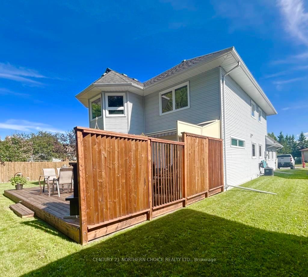 Photo 5 of 1712 Lyndy PL N, Fort Frances — HOMEH