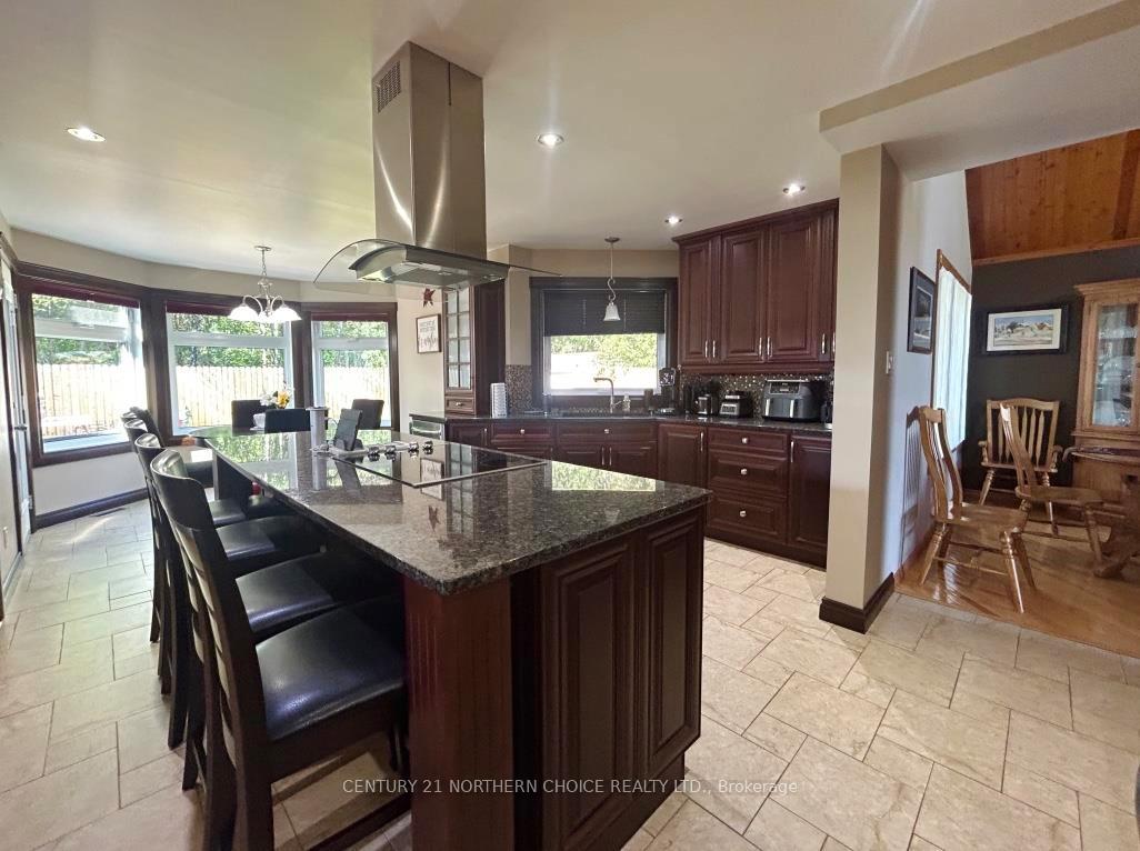 Photo 6 of 1712 Lyndy PL N, Fort Frances — HOMEH