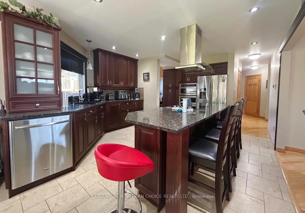 Photo 7 of 1712 Lyndy PL N, Fort Frances — HOMEH