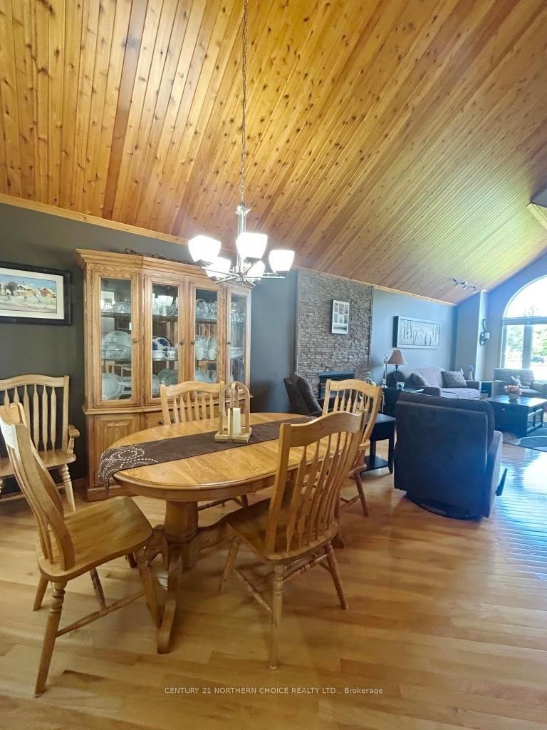 Photo 12 of 1712 Lyndy PL N, Fort Frances — HOMEH
