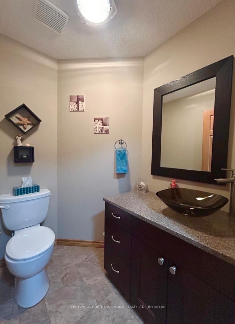 Photo 19 of 1712 Lyndy PL N, Fort Frances — HOMEH