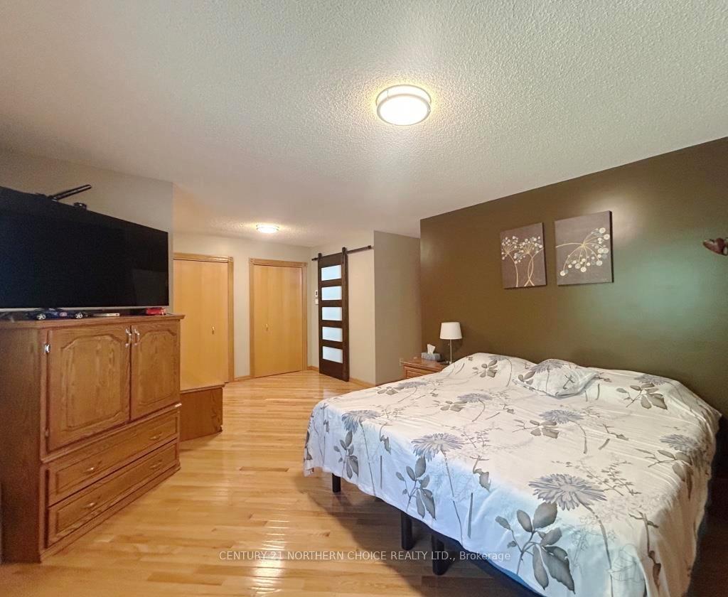 Photo 22 of 1712 Lyndy PL N, Fort Frances — HOMEH