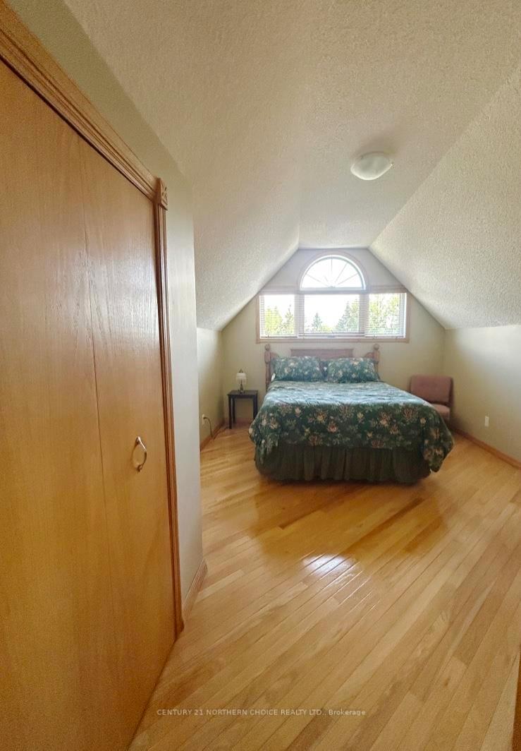 Photo 31 of 1712 Lyndy PL N, Fort Frances — HOMEH