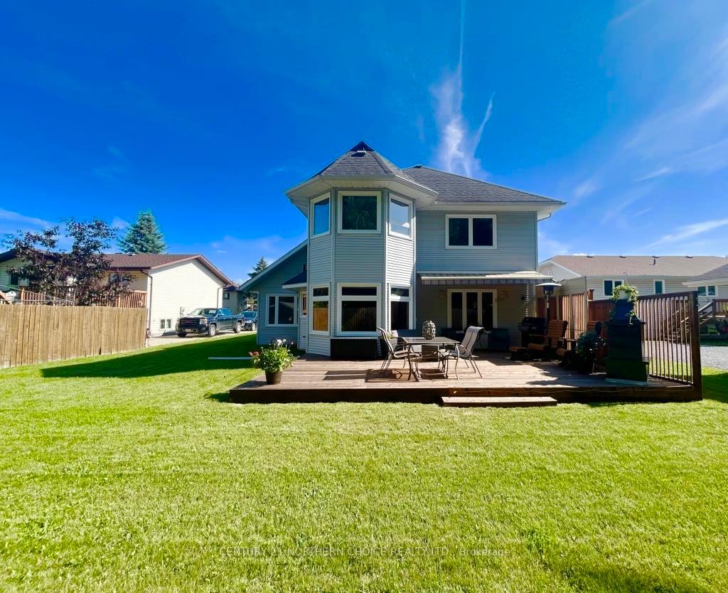 Photo 33 of 1712 Lyndy PL N, Fort Frances — HOMEH