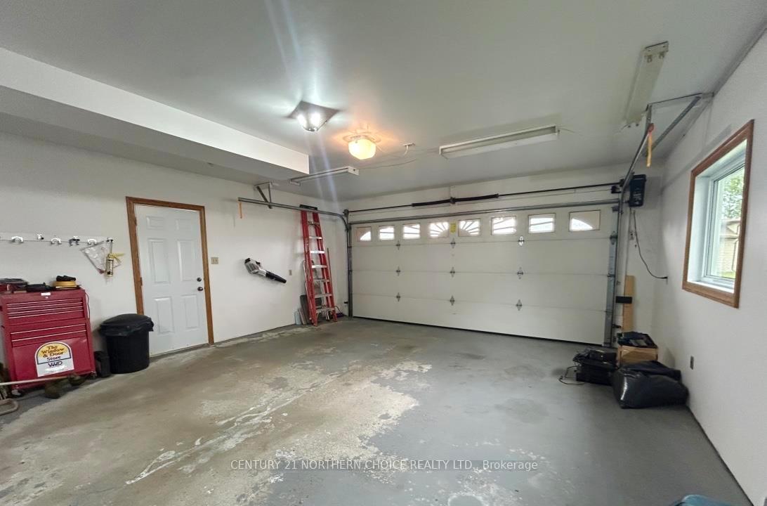 Photo 37 of 1712 Lyndy PL N, Fort Frances — HOMEH
