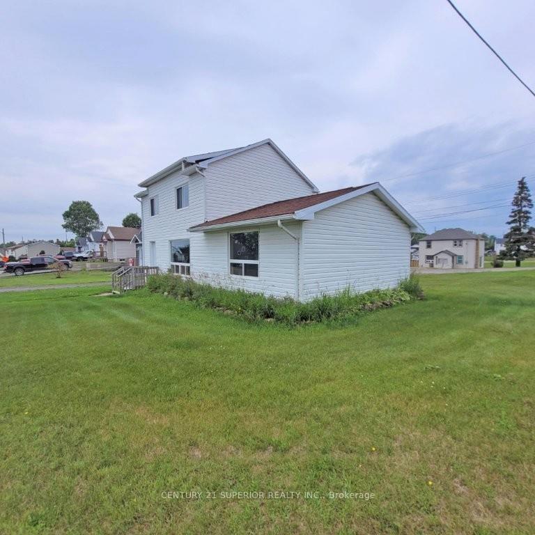 Photo 2 of 2 Howe Street, Marathon — HOMEH