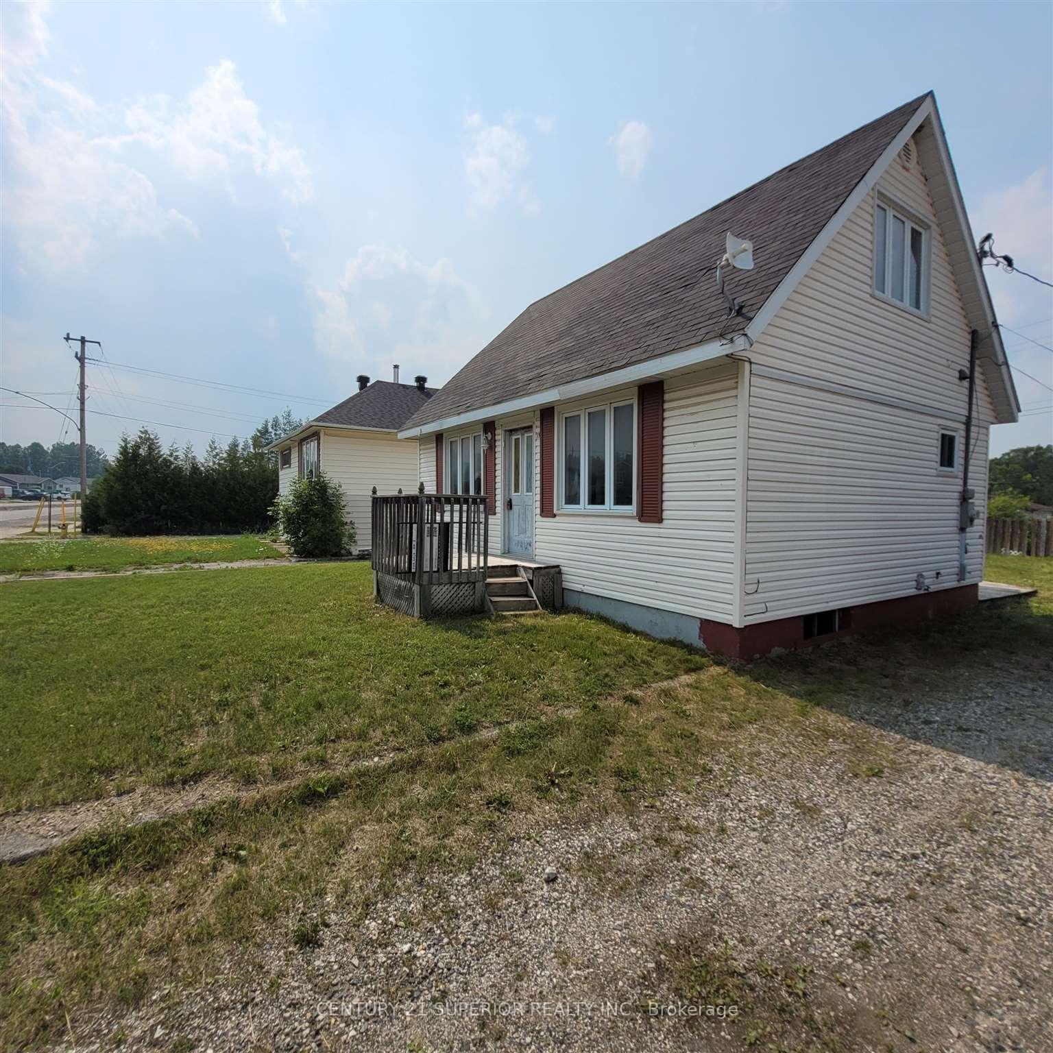 Photo 4 of 59 Manitou Road W, Manitouwadge — HOMEH