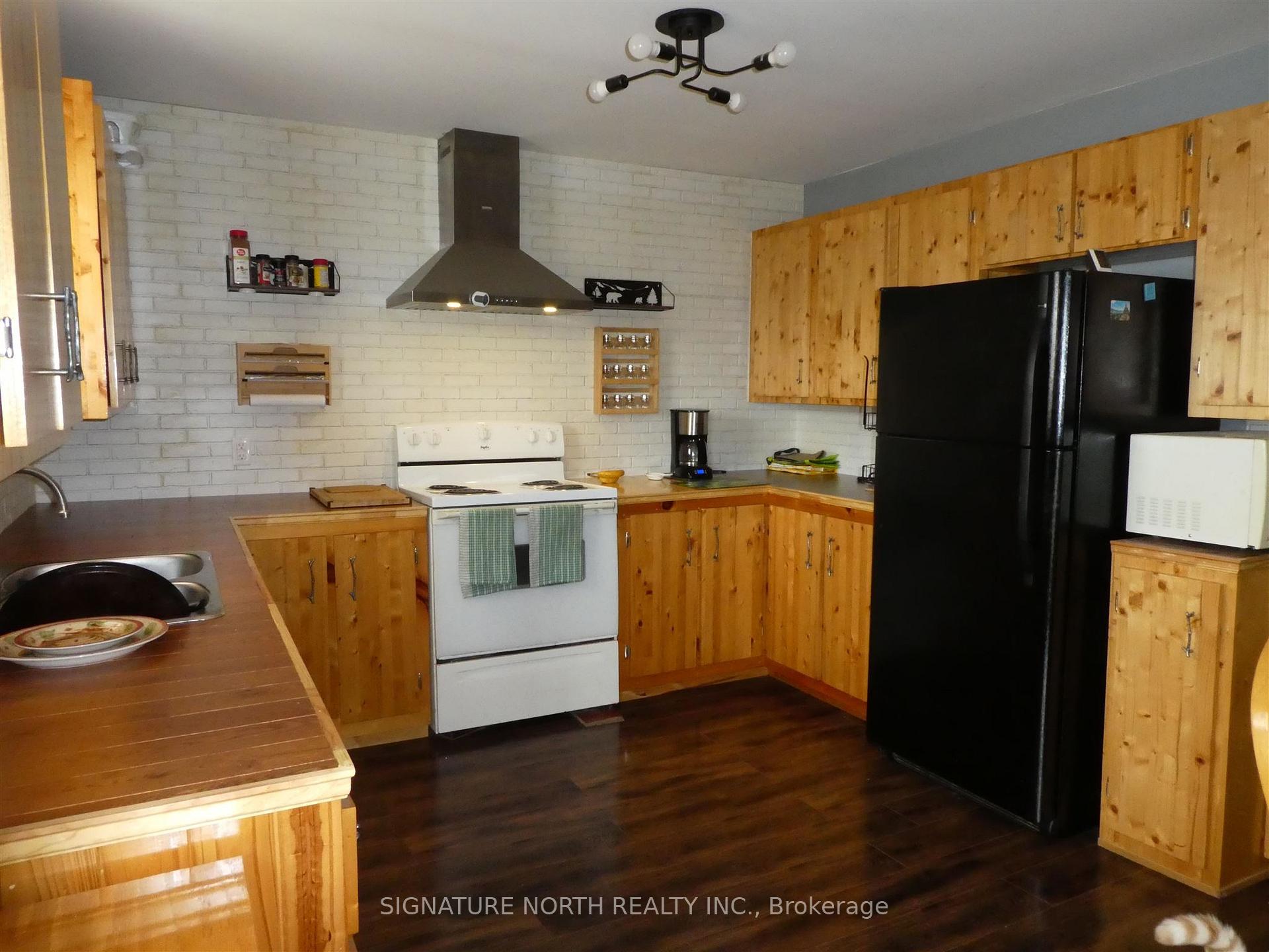 Photo 3 of 300 Second Avenue SW, Greenstone — HOMEH