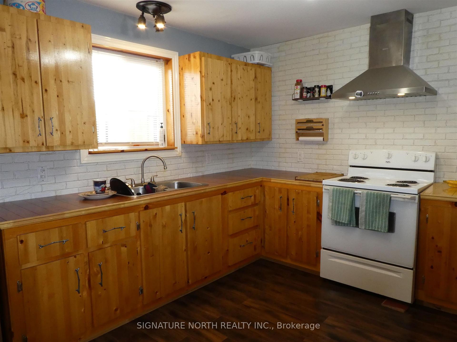 Photo 5 of 300 Second Avenue SW, Greenstone — HOMEH