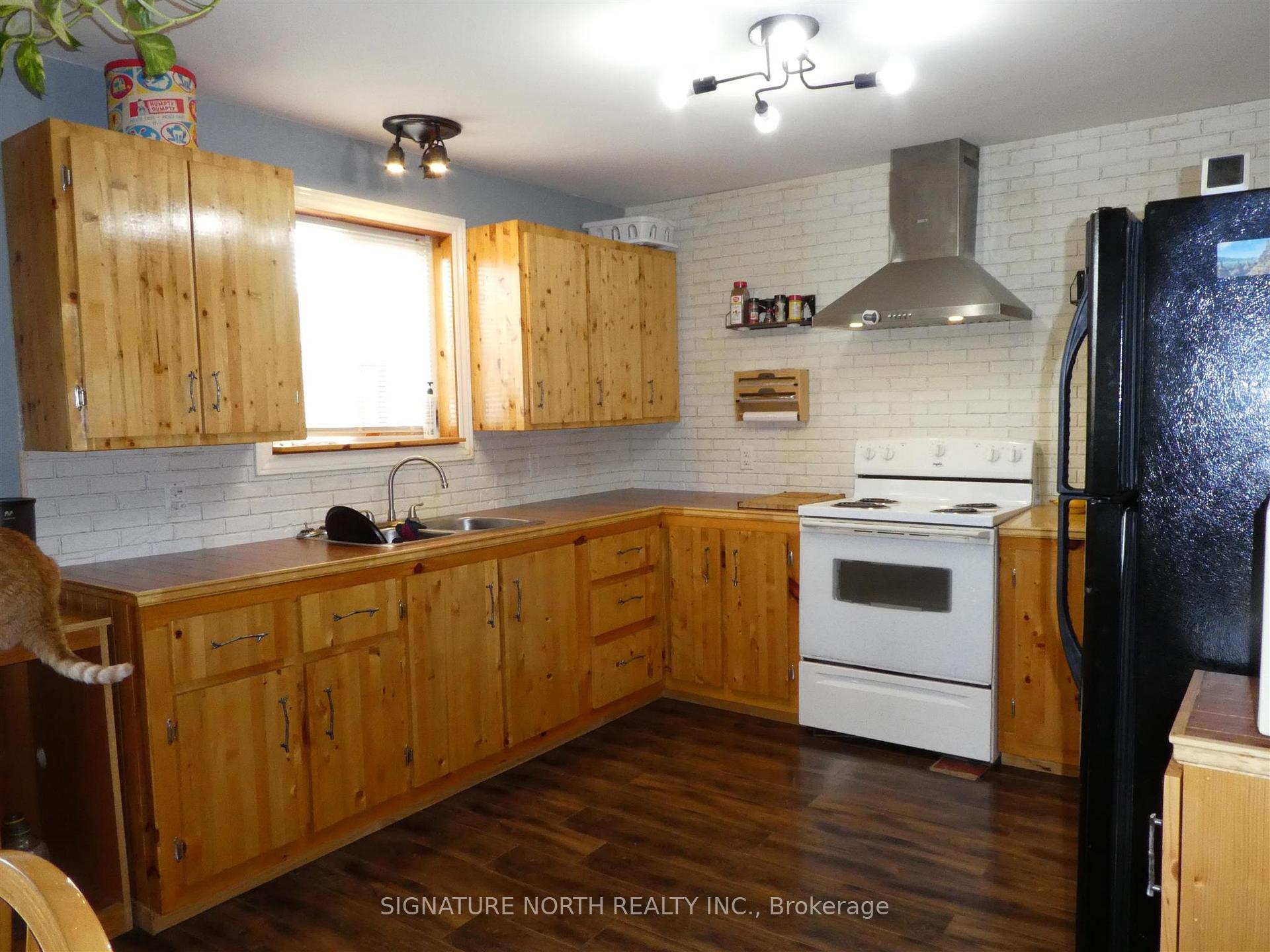 Photo 6 of 300 Second Avenue SW, Greenstone — HOMEH