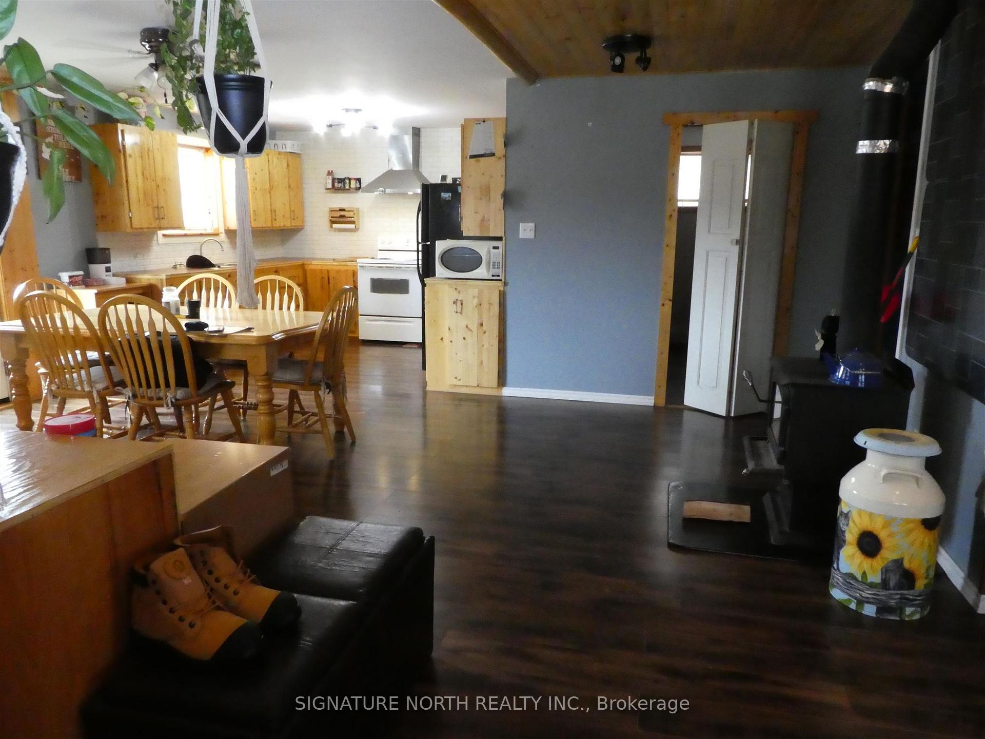 Photo 8 of 300 Second Avenue SW, Greenstone — HOMEH