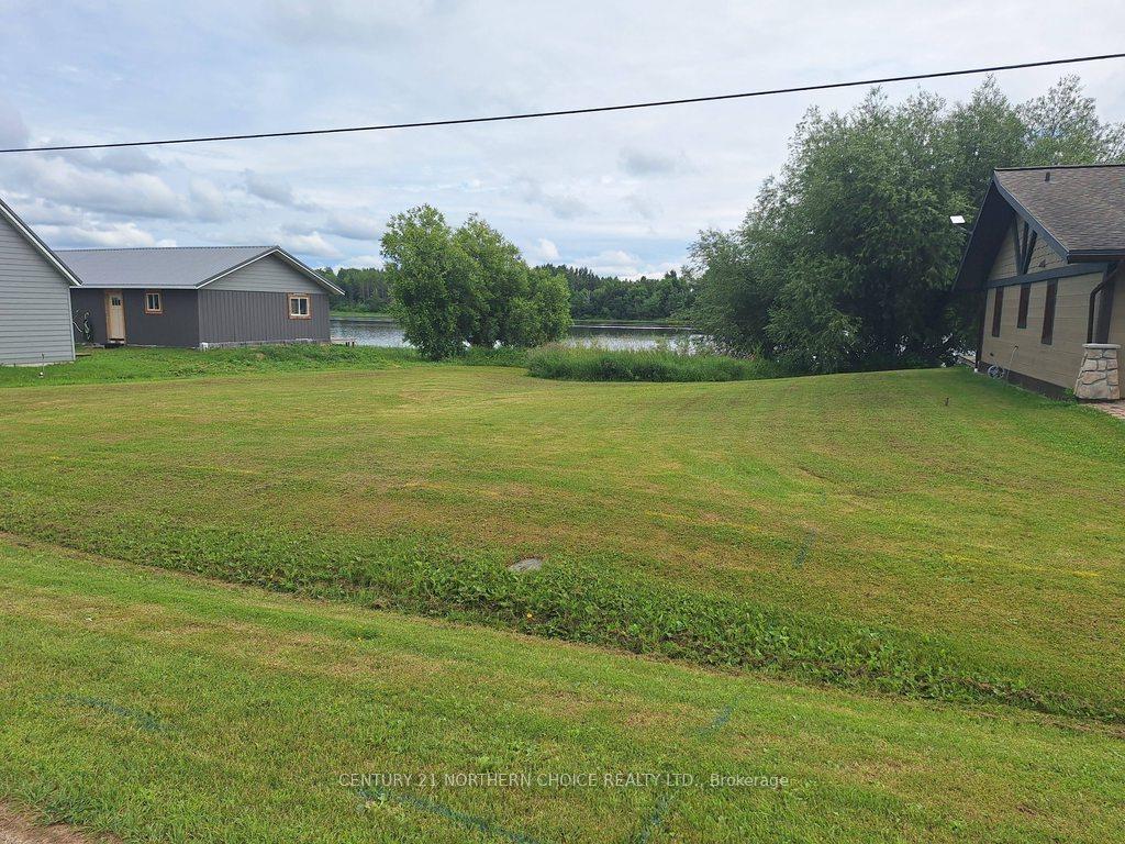 Photo 1 of 92 River Avenue W, Rainy River — HOMEH