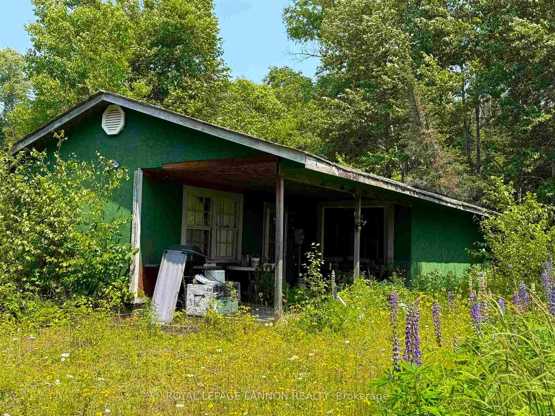 Front of 198 Portage Drive