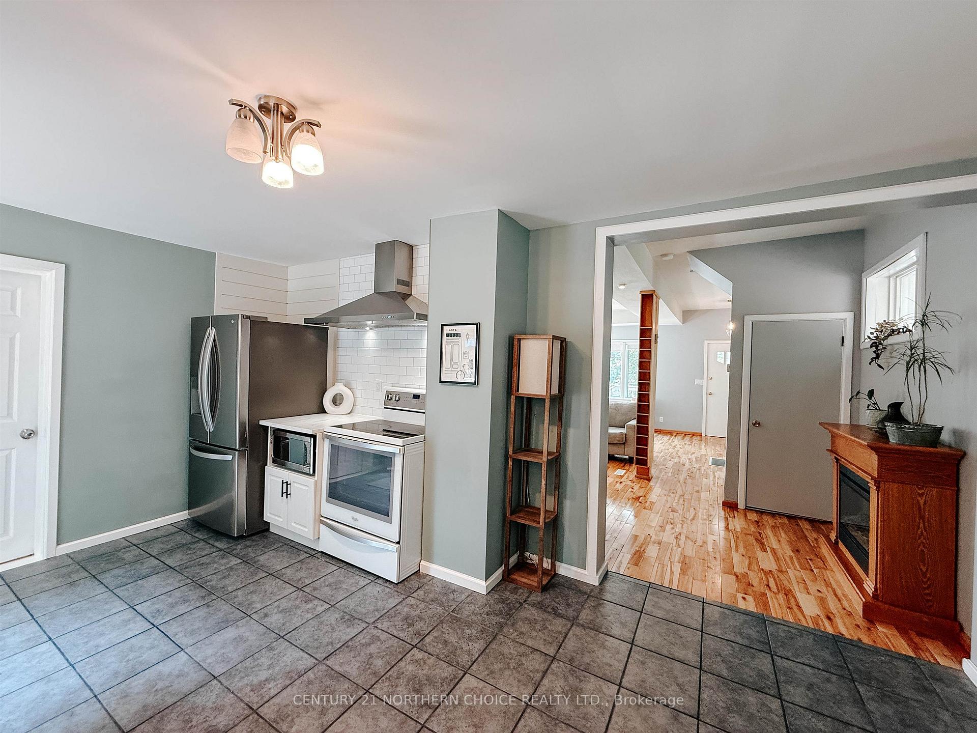 Photo 7 of 521 Bay Street, Kenora, Keewatin — HOMEH