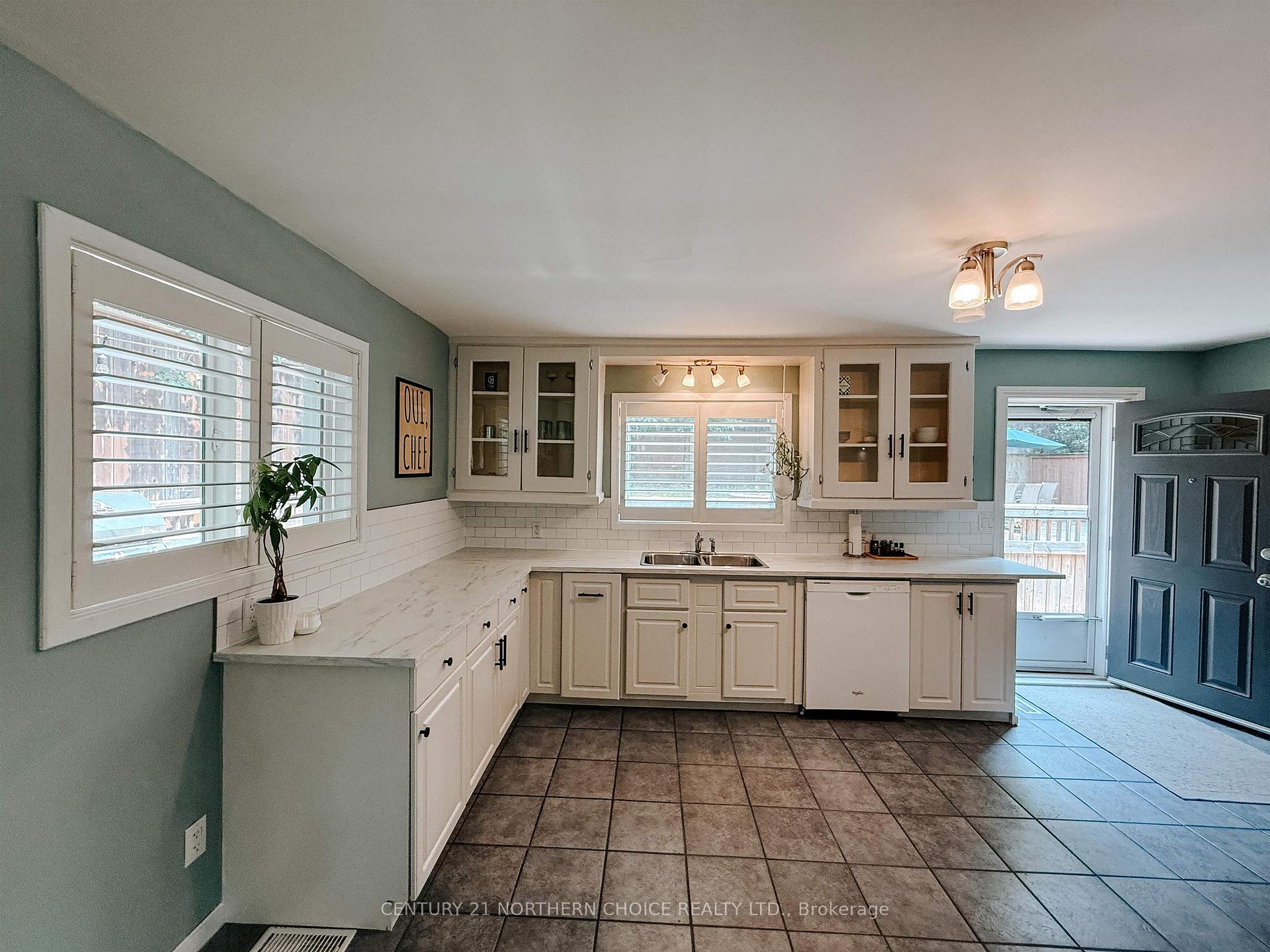 Photo 8 of 521 Bay Street, Kenora, Keewatin — HOMEH