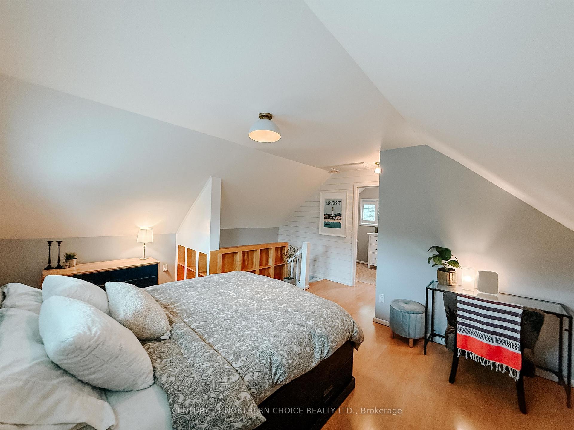 Photo 17 of 521 Bay Street, Kenora, Keewatin — HOMEH
