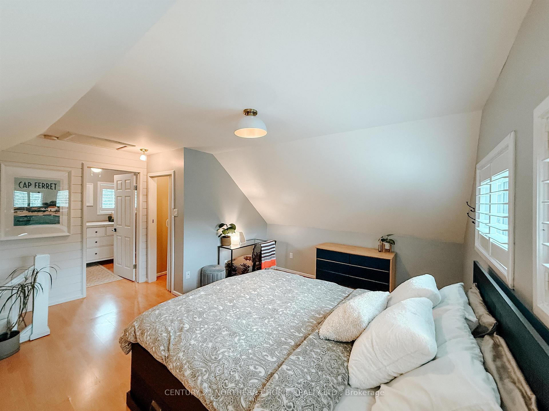 Photo 18 of 521 Bay Street, Kenora, Keewatin — HOMEH
