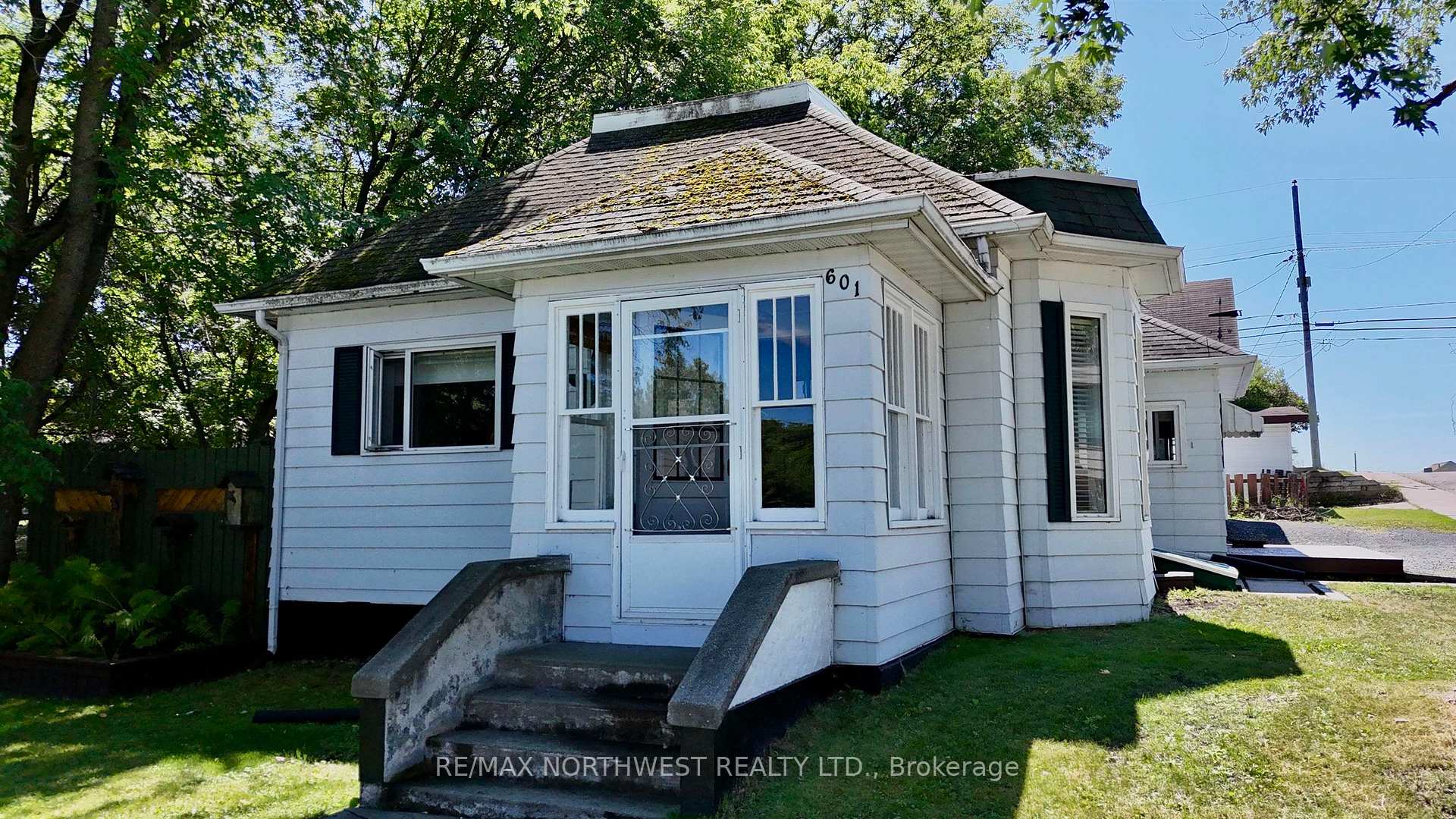 Photo 14 of 601 First Street S, Kenora, Central — HOMEH