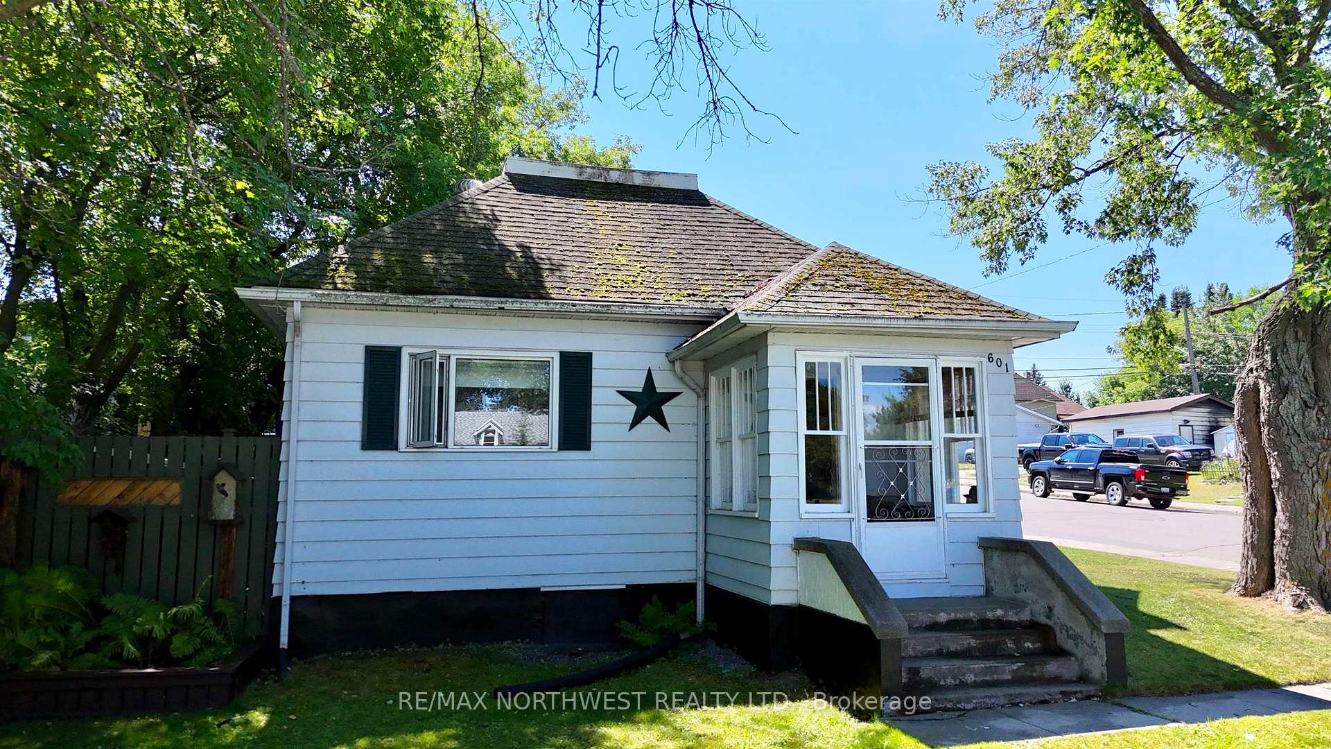 Photo 19 of 601 First Street S, Kenora, Central — HOMEH