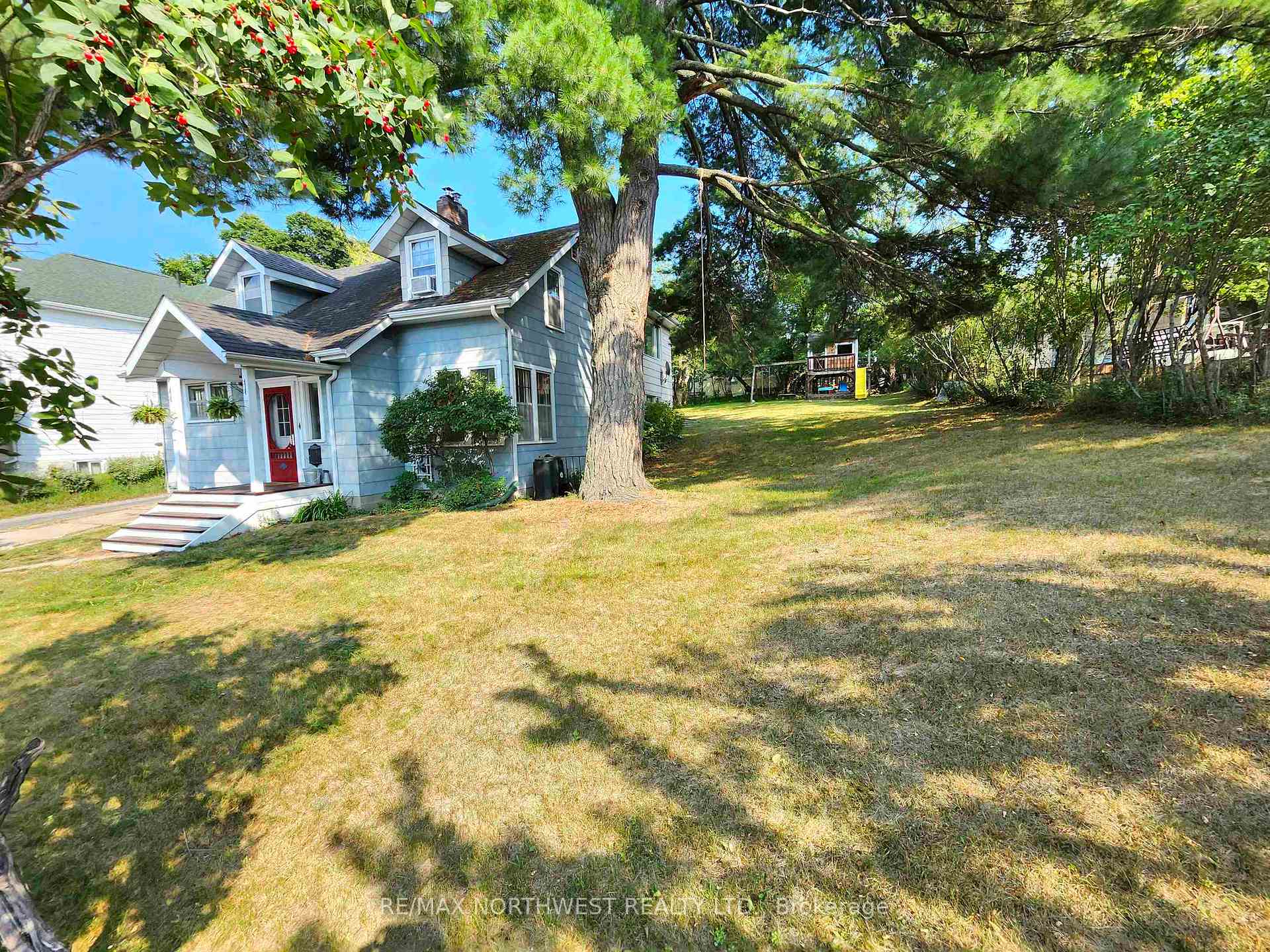 Photo 3 of 217 Main Street N, Kenora, North End — HOMEH
