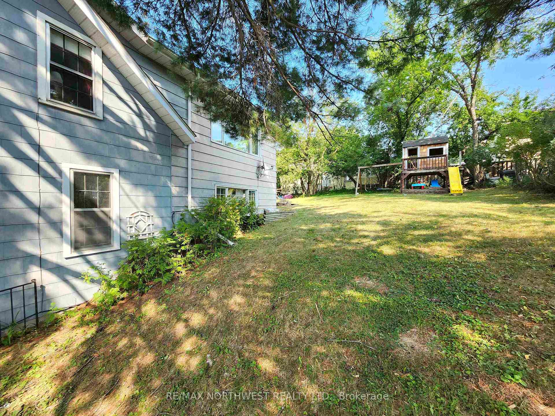Photo 4 of 217 Main Street N, Kenora, North End — HOMEH