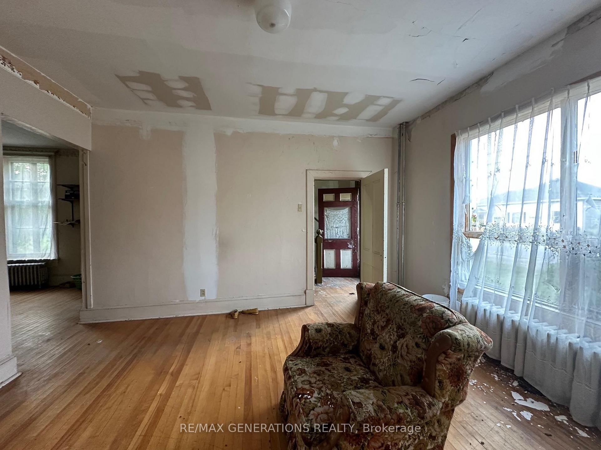 Photo 7 of 216 Manitoba Street, Schreiber — HOMEH