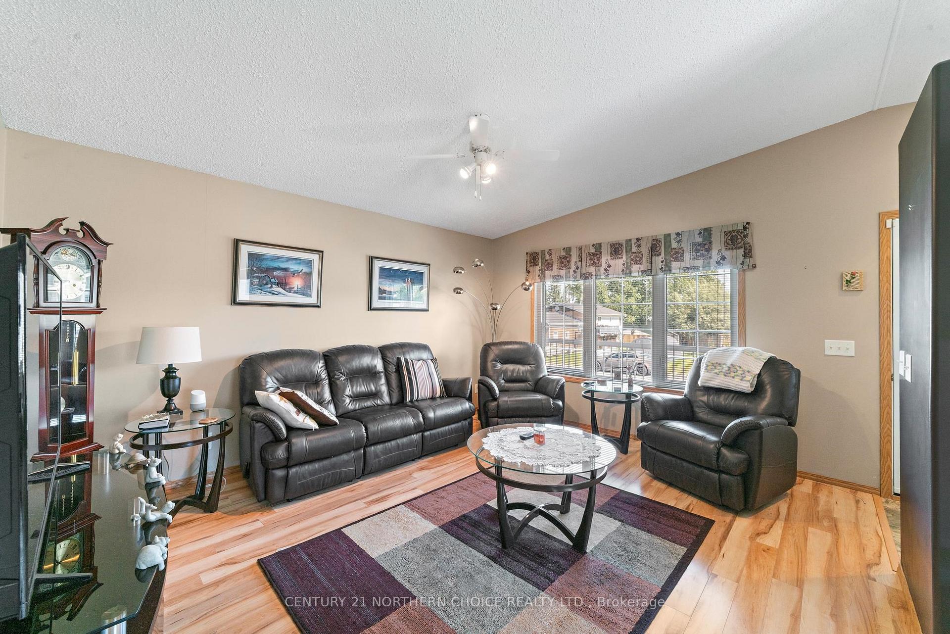 Photo 5 of 6 Sunset Place, Kenora, Evergreen — HOMEH