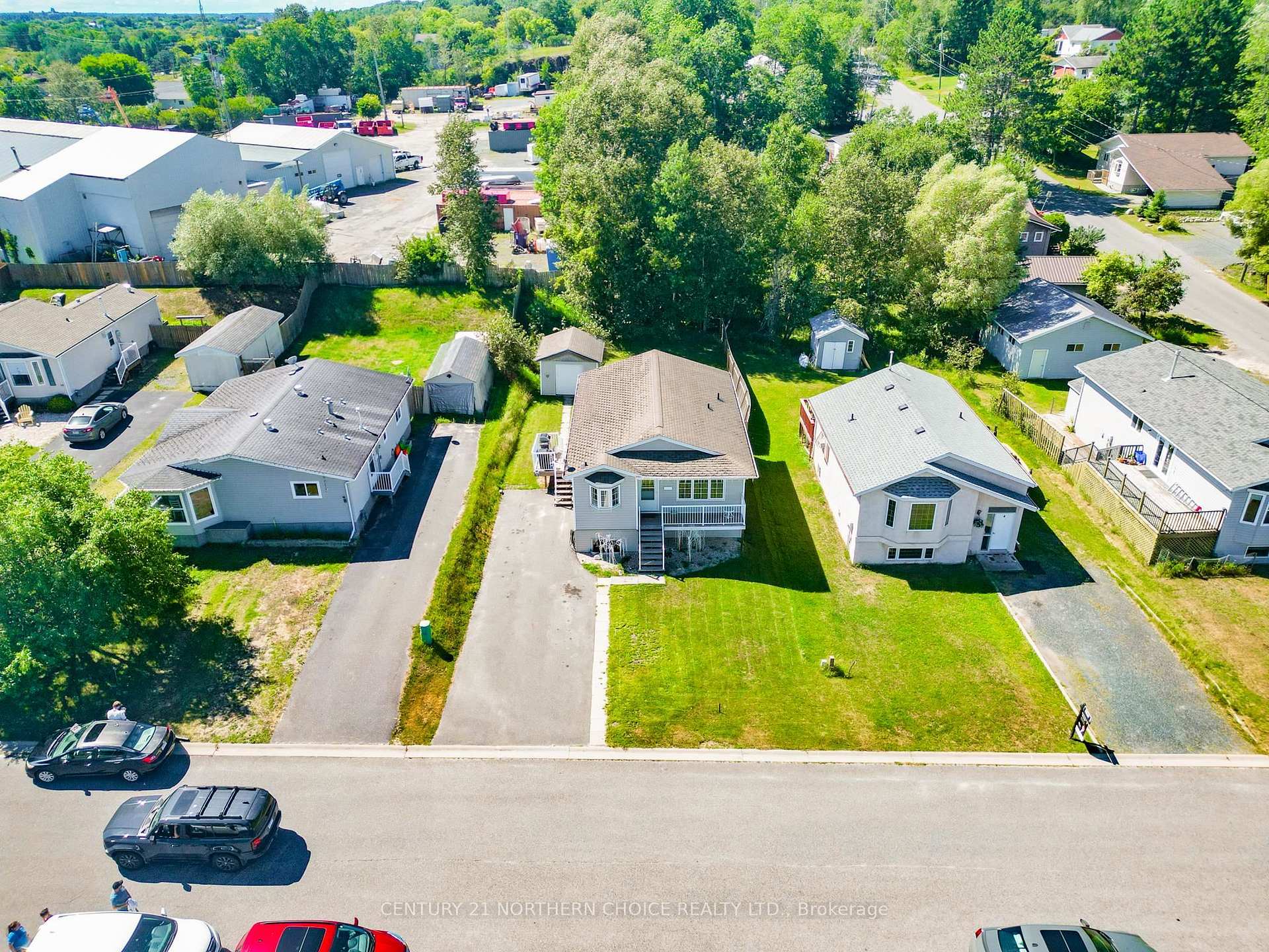 Photo 38 of 6 Sunset Place, Kenora, Evergreen — HOMEH
