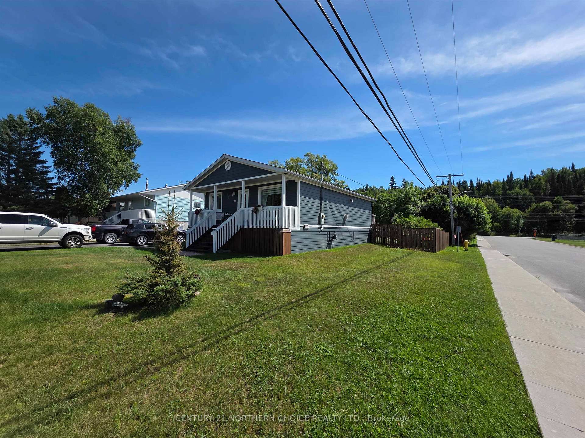 Photo 4 of 901 Valley Drive, Kenora, Evergreen — HOMEH