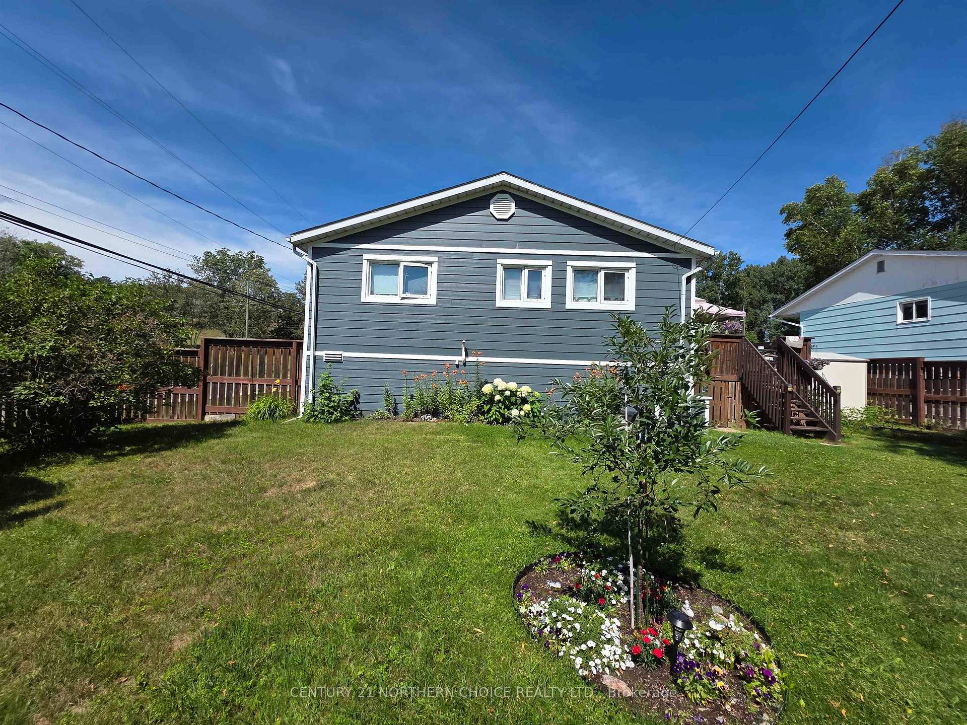 Photo 5 of 901 Valley Drive, Kenora, Evergreen — HOMEH