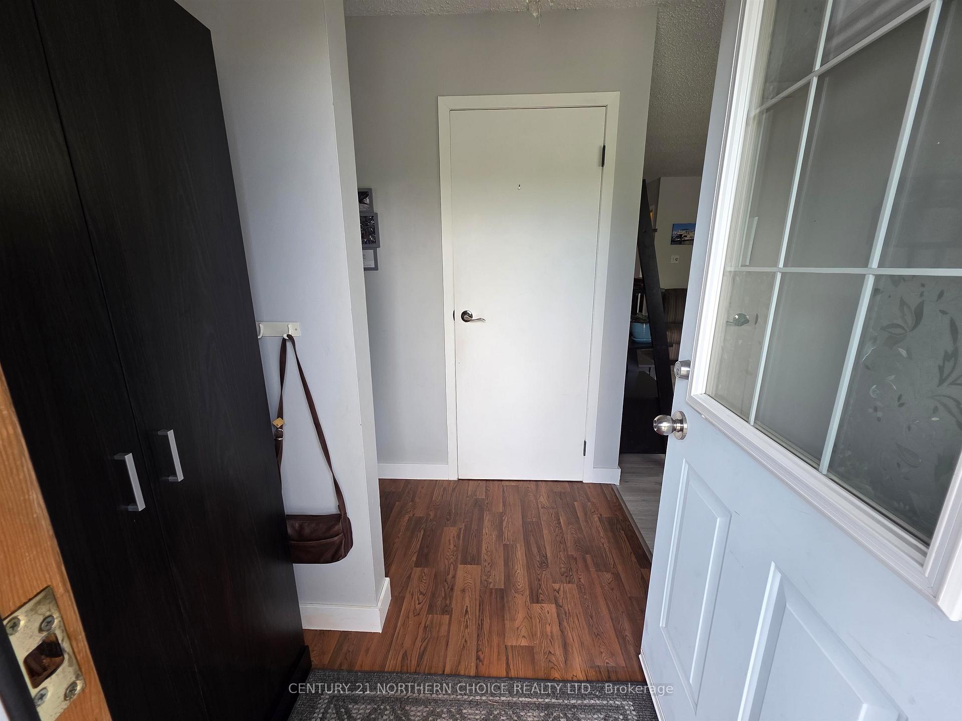 Photo 6 of 901 Valley Drive, Kenora, Evergreen — HOMEH