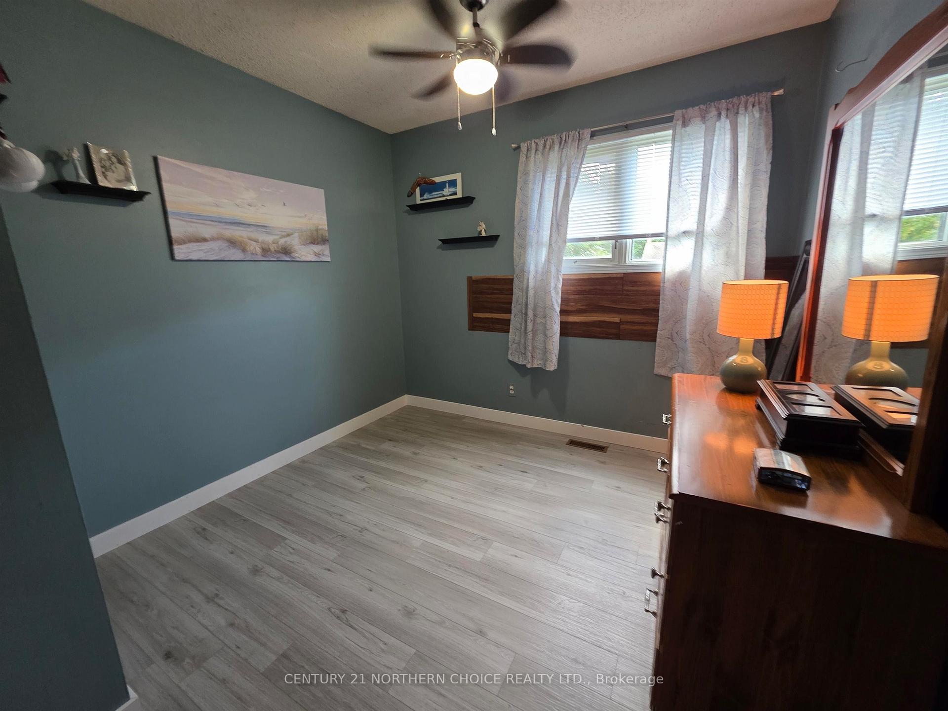 Photo 13 of 901 Valley Drive, Kenora, Evergreen — HOMEH