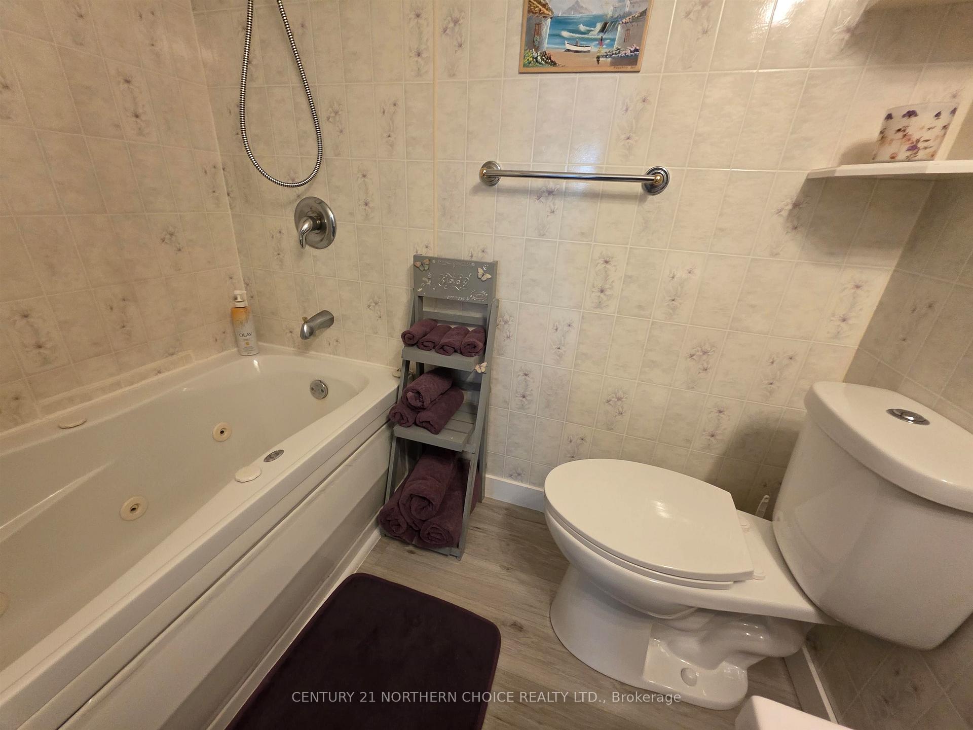 Photo 20 of 901 Valley Drive, Kenora, Evergreen — HOMEH