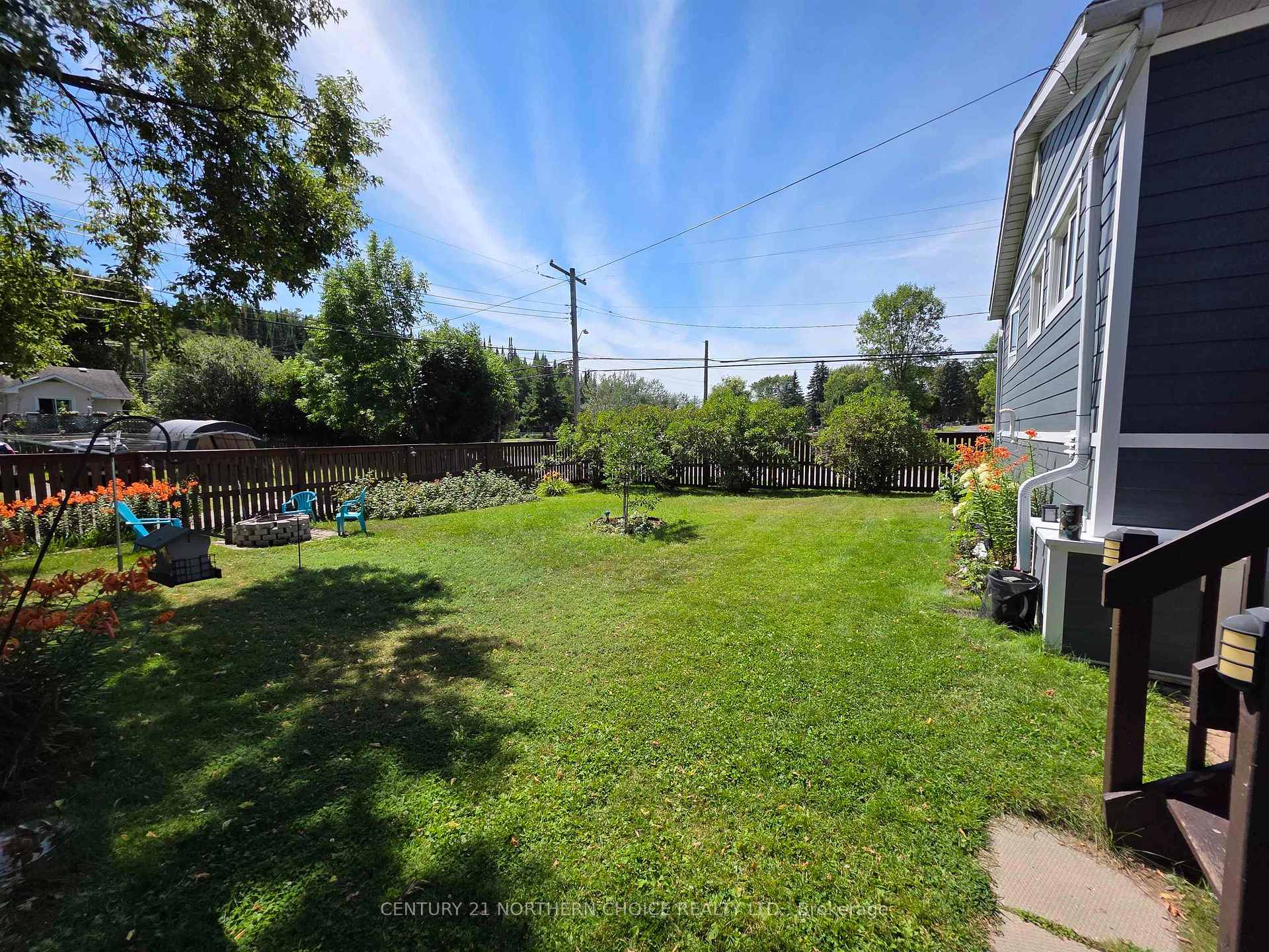 Photo 22 of 901 Valley Drive, Kenora, Evergreen — HOMEH