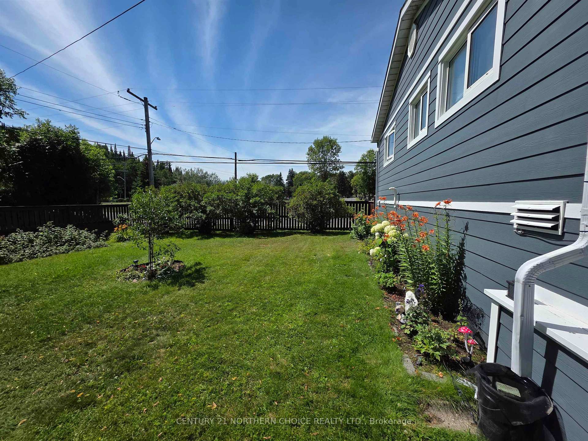 Photo 23 of 901 Valley Drive, Kenora, Evergreen — HOMEH