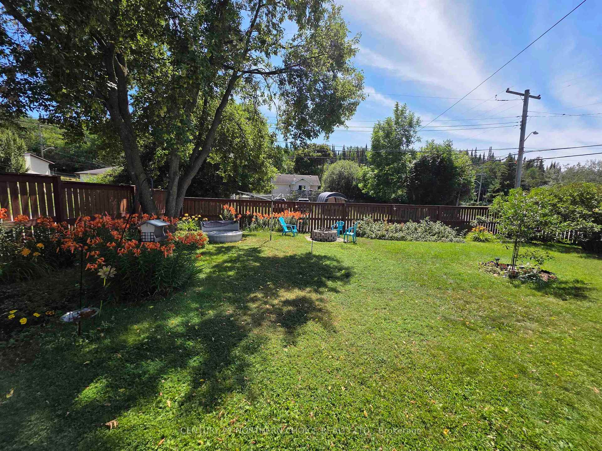 Photo 24 of 901 Valley Drive, Kenora, Evergreen — HOMEH