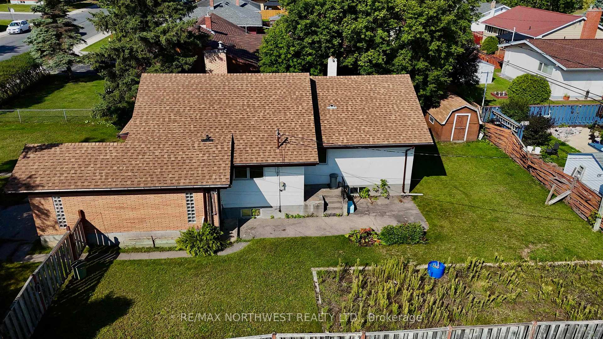 Photo 5 of 1292 Valley Drive, Kenora, Pinecrest — HOMEH
