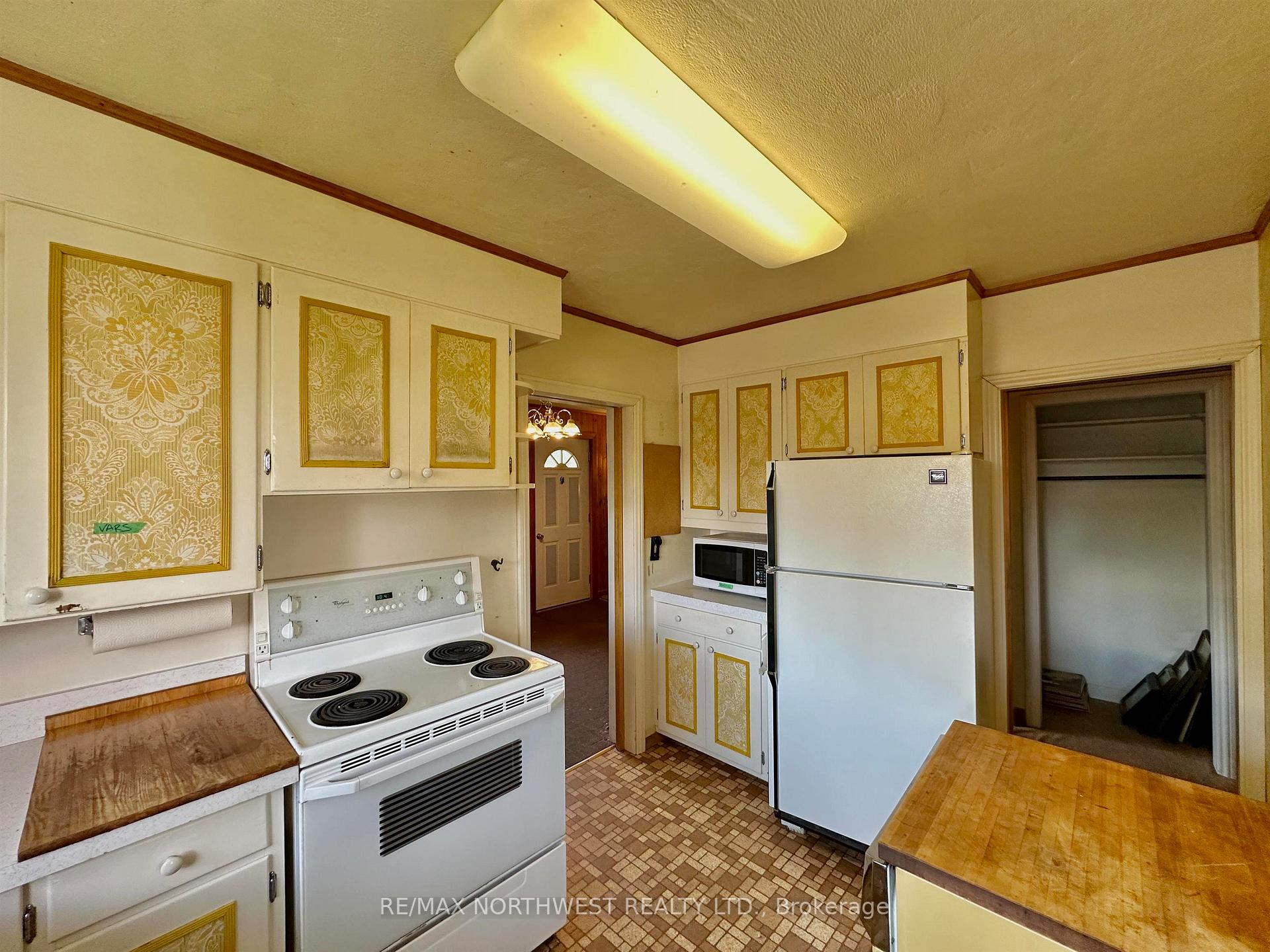 Photo 14 of 1292 Valley Drive, Kenora, Pinecrest — HOMEH
